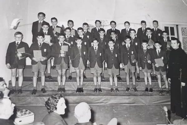 coro de foto de Escolanía de los caídos en 1958